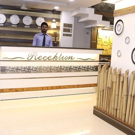 בהופאל Hotel Shalimar Deluxe מראה חיצוני תמונה
